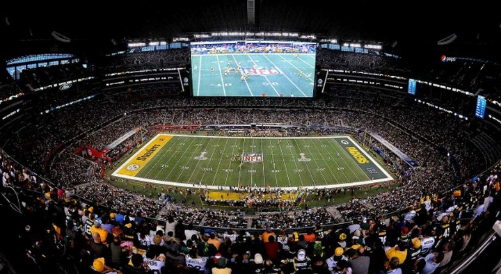Super Bowl 2016: il mondo dell'auto scalda i motori