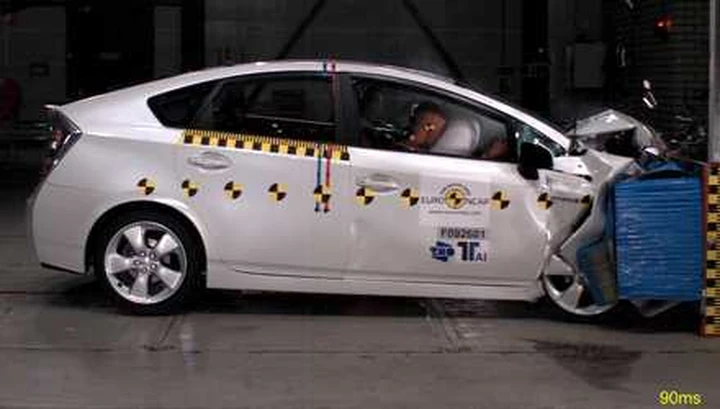 Toyota Prius: crash test a cinque stelle