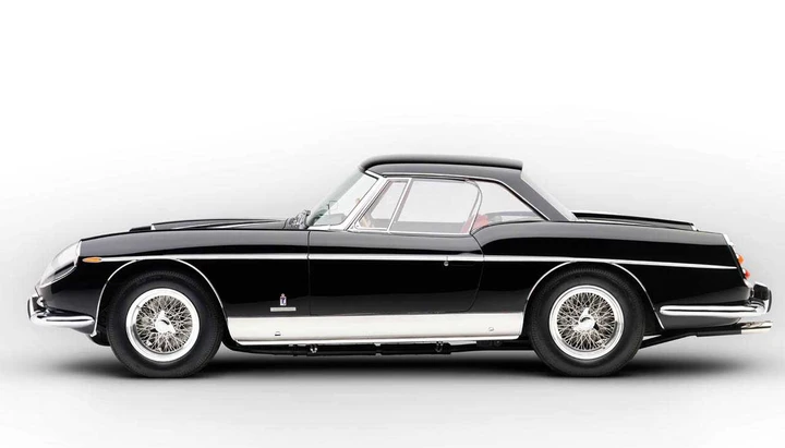 Ferrari 400 Superamerica battuta a 2.8 milioni di euro