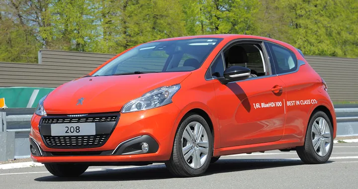 Peugeot 208: 2.152 km con un pieno di gasolio