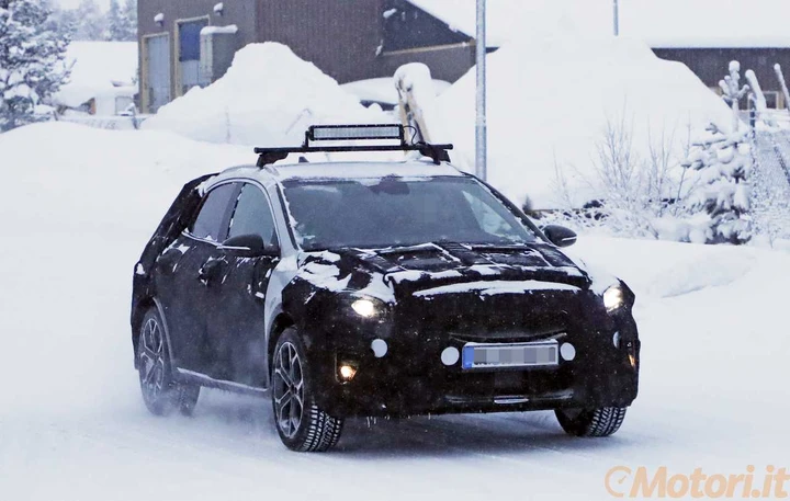 Kia XCeed: foto spia del nuovo crossover