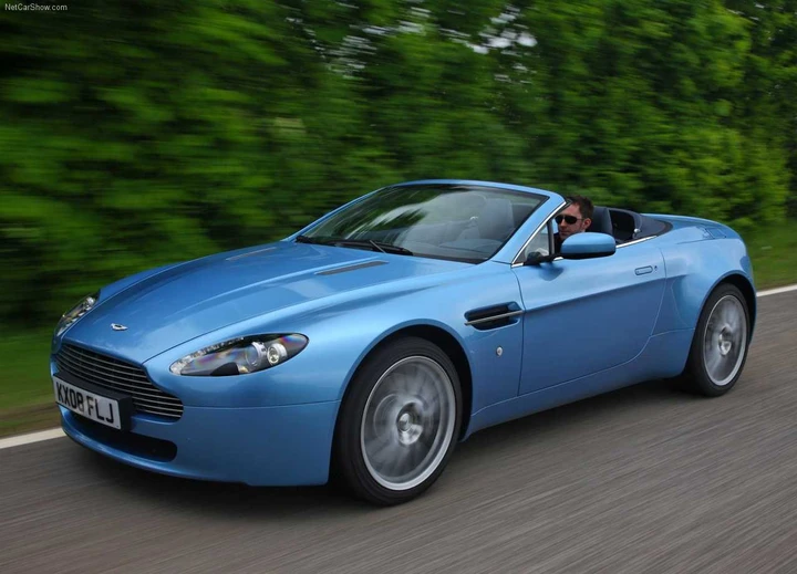 Aston Martin V12 Vantage Roadster a Ginevra 2012