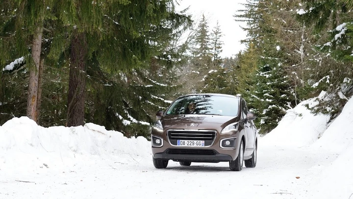 Peugeot Grip Control e Hybrid4: test drive sulla neve