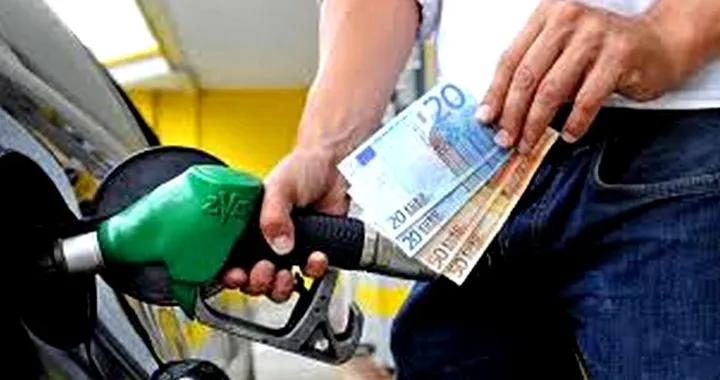 Prezzo benzina in calo nonostante i mercati internazionali
