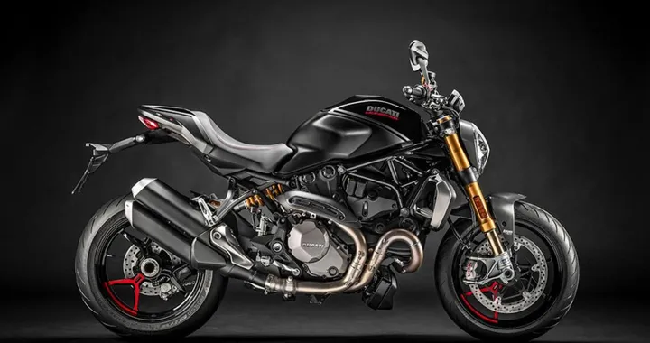 Ducati Monster 1200 S: arriva un'inedita livrea nera