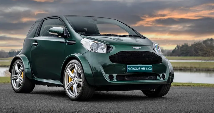 Aston Martin Super Cygnet: la city car trasformata in una belva V8