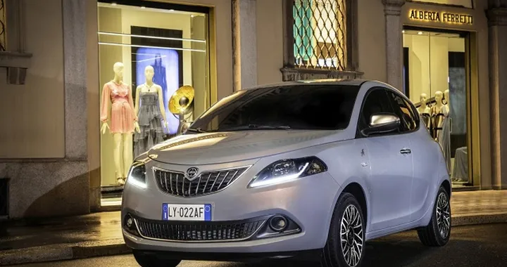Lancia Ypsilon Alberta Ferretti: serie speciale con prezzi da 11.950 euro