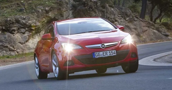Opel Astra GTC: la prova a Palma di Maiorca