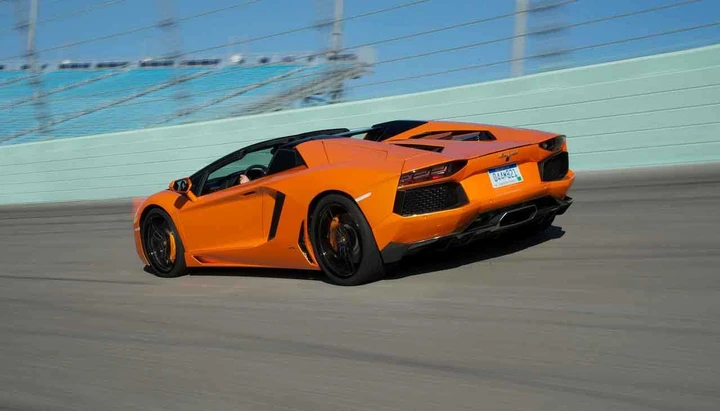Lamborghini Aventador Roadster: nuove foto ufficiali