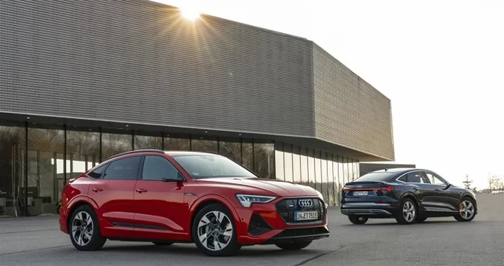Audi e-tron 55 Fast Edition e 50 EVO: dotazioni e prezzi