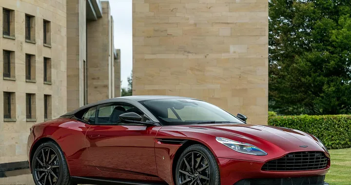 Aston Martin DB11 Henley Regatta: esemplare unico con finiture artigianali