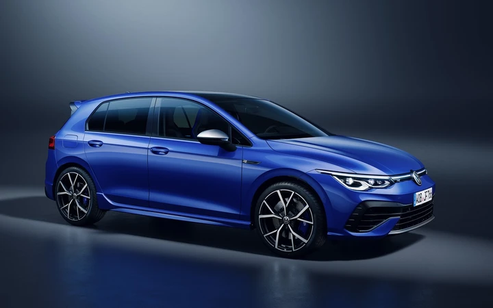 Volkswagen Golf 8: la R ritorna con ben 320 CV