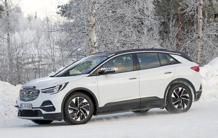 Volkswagen ID.4: le foto spia