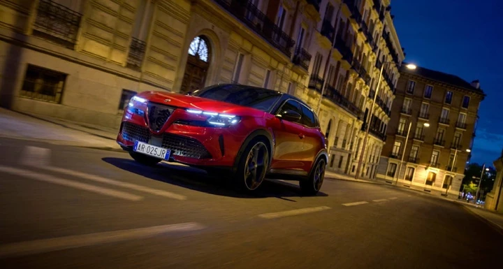 Alfa Romeo Junior: incentivi e offerte per l'elettrica e la Veloce