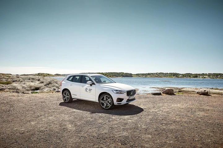 Volvo XC60 con materiali riciclati