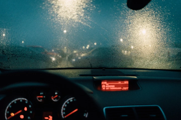 Come eliminare l’umidità dell’auto, tutti i rimedi
