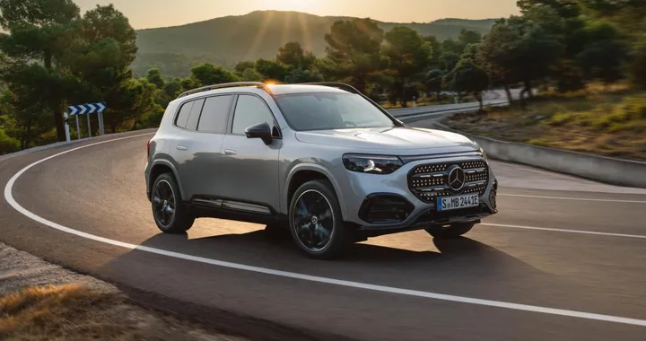 Nuova Mercedes GLB: più spazio, Mbux Superscreen e versioni elettriche