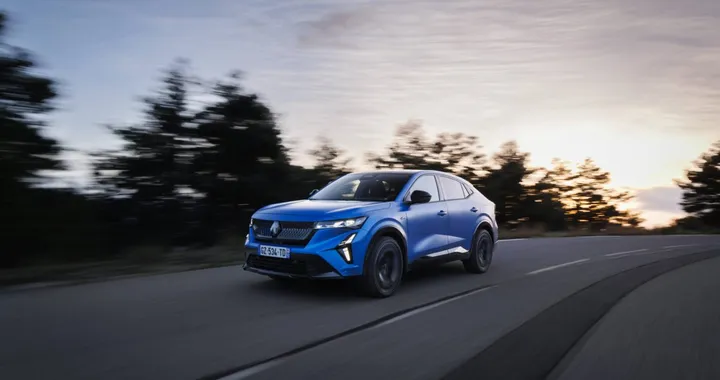 Renault Espace e Rafale 2026: il SUV diventa un hub ultra-tech