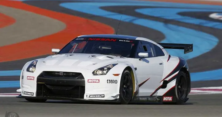 Nissan GT-R, prima comparsa in veste GT1