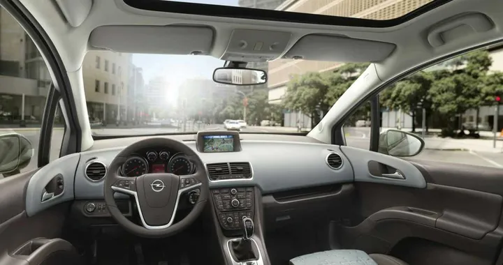 Nuova Opel Meriva, svelati gli interni
