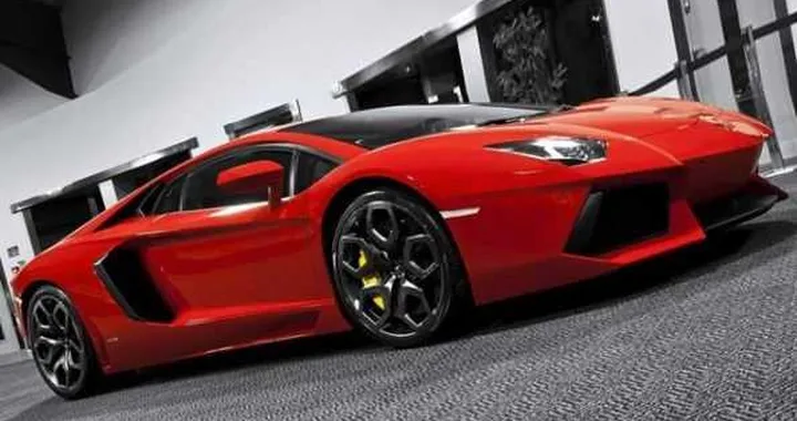 Lamborghini Aventador by Kahn Design