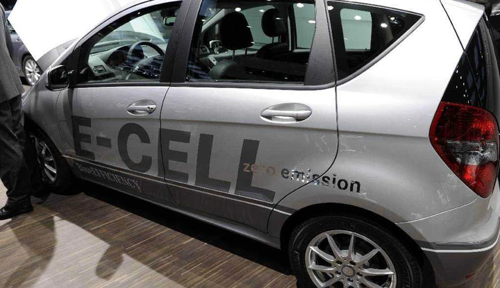 Lo stand Mercedes al Salone di Parigi