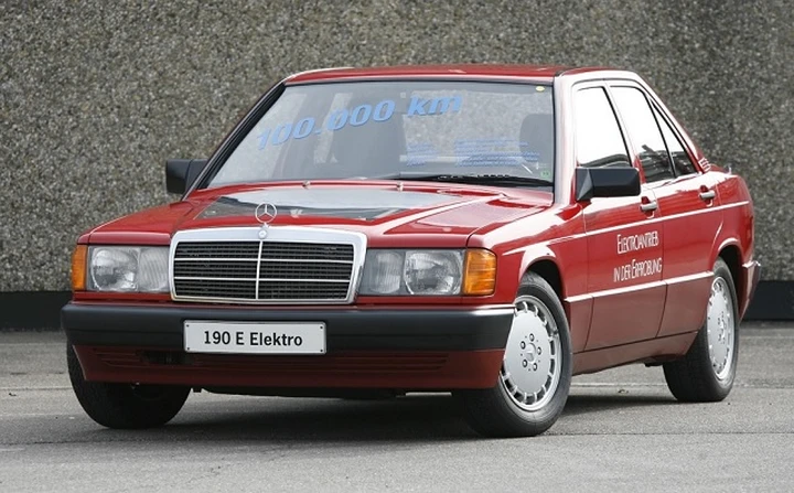 Auto e Moto d’Epoca 2021: l’evoluzione elettrica e le Station Wagon secondo Mercedes