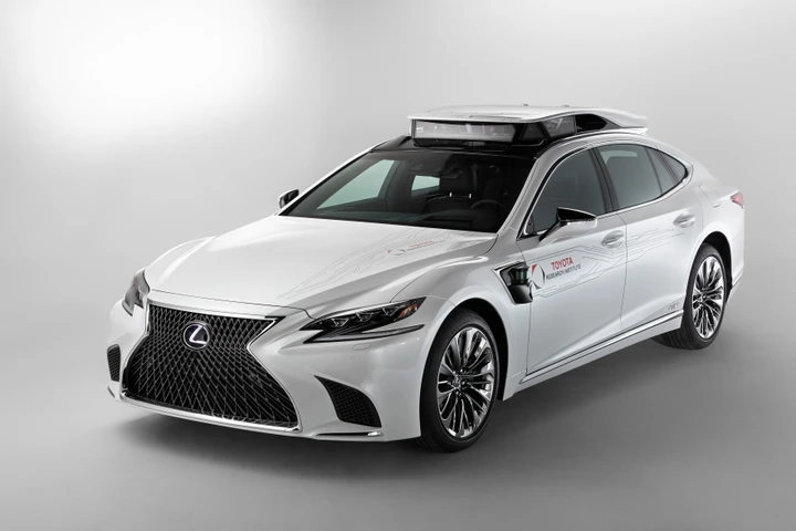 Toyota: la guida autonoma di TRI-P4 al CES 2019