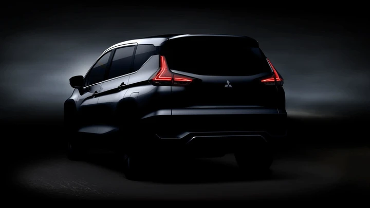 Mitsubishi XM Concept: le immagini teaser dell aversione di serie