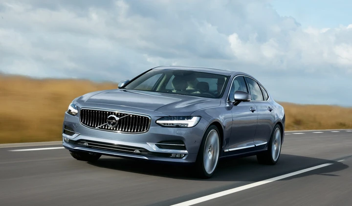Volvo S90: la nuova ammiraglia svedese