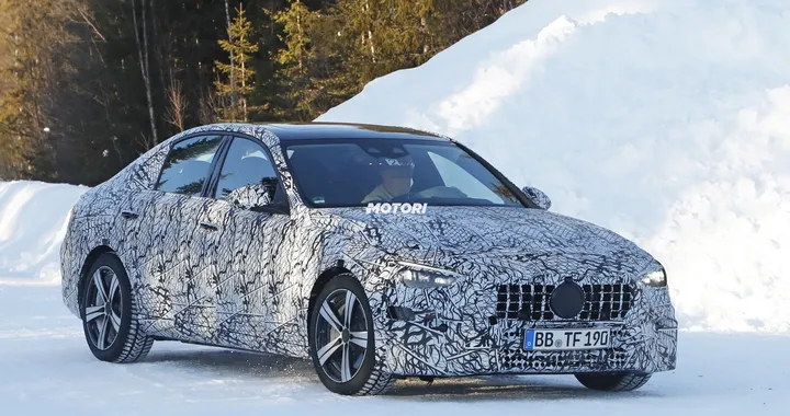 Nuova Mercedes Classe C: la versione AMG spiata durante i test