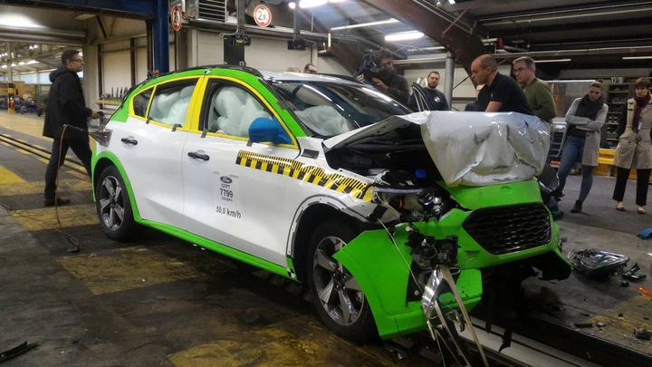 Ford crash-test Colonia
