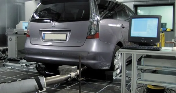 Emissioni auto, l’UE dà il via libera ai nuovi test