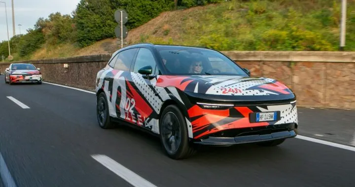 Zeekr sfida l'autonomia elettrica: 4.158 km in un giorno