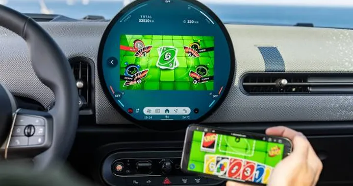 MINI introduce l'in-car gaming