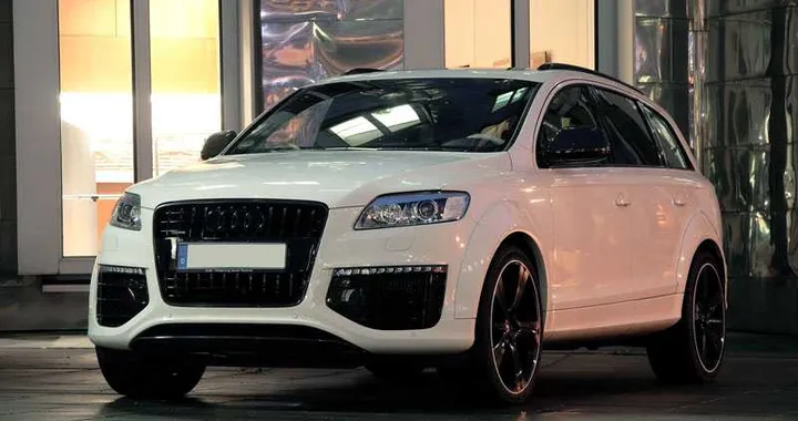 Audi Q7 V12 