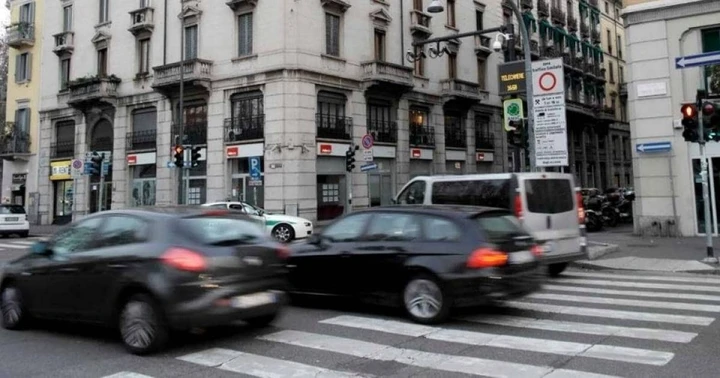 Milano punta a ridurre le auto: l'obiettivo di Giuseppe Sala per il 2033