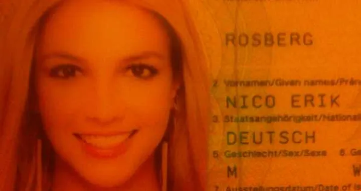 Scherzo a Rosberg: foto di Britney Spears sul passaporto