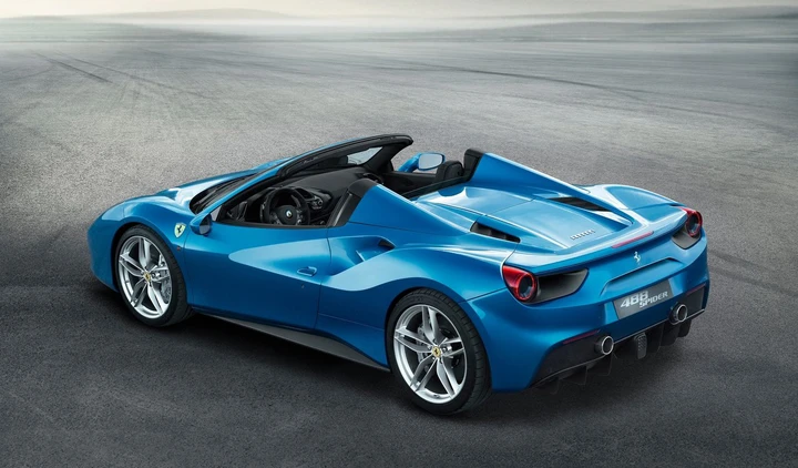 Ferrari 488 Spider: prime immagini ufficiali