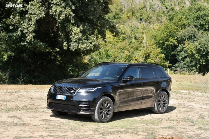 Range Rover Velar D275 R-Dynamic S: la prova su strada