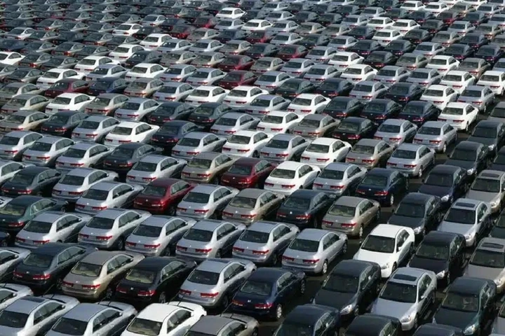 Boom dell’usato auto in Italia: 1,9 milioni di trasferimenti nei primi 4 mesi del 2025