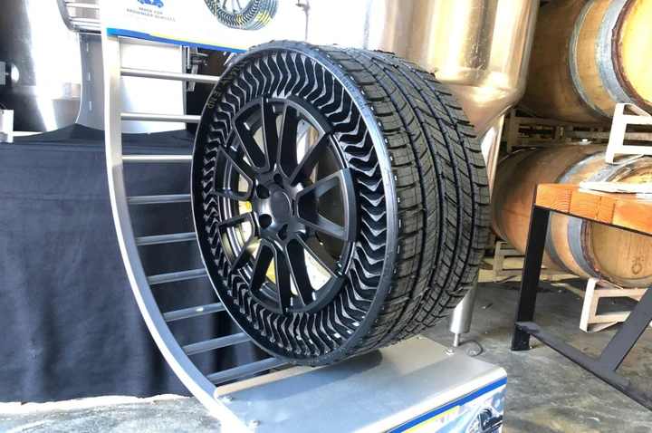 Michelin Uptis, la gomma senz'aria