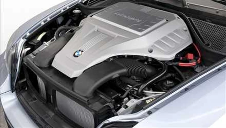 La Bmw X6 adesso è anche ibrida