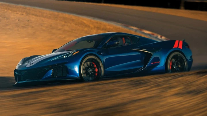 Corvette Grand Sport 2027: il V8 sfida l'ibrido da 721 CV