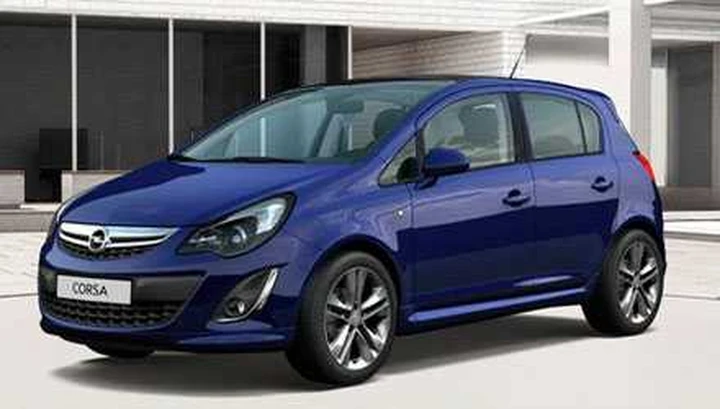 Opel Corsa restyling svelata su Facebook