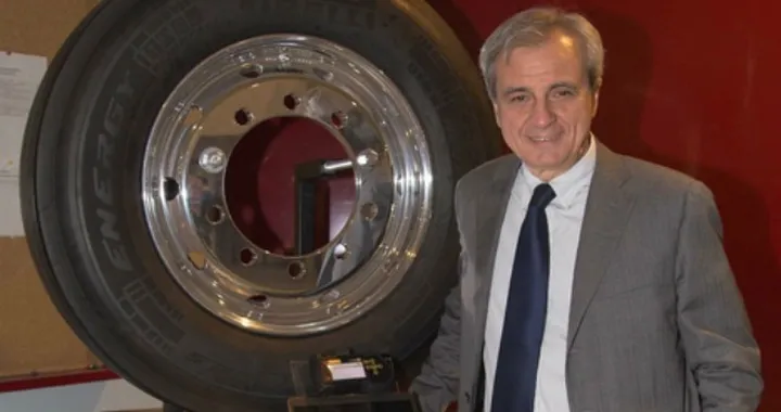 Pirelli Cyber Tyre: pneumatico intelligente che parla con l'auto