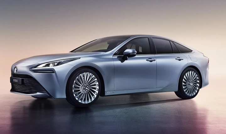 Toyota Mirai fuel cell: la seconda generazione arriva a fine 2020