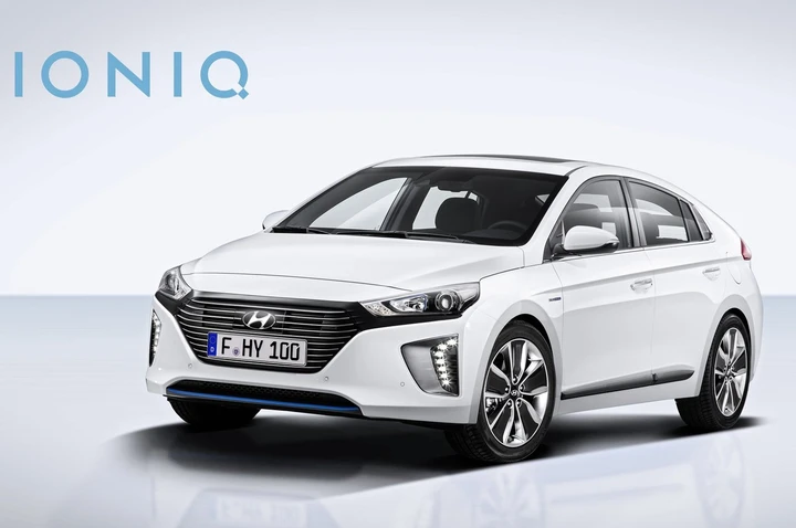 Hyundai Ioniq: immagini ufficiali