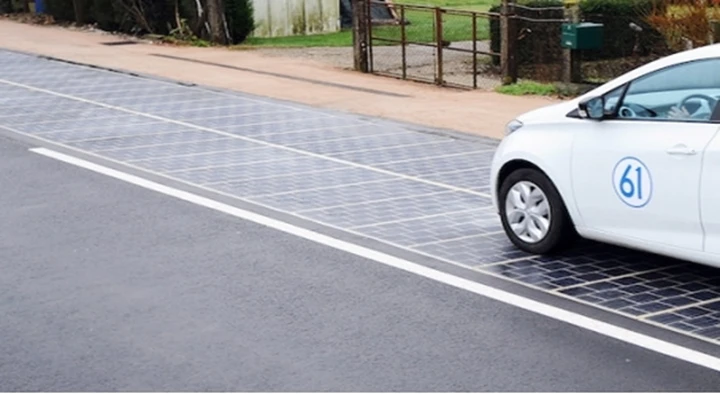 In Francia il primo chilometro di autostrada ad energia solare