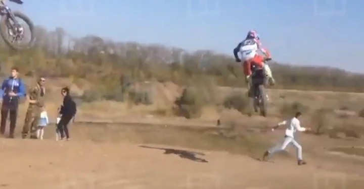 Russia, tragedia alla gara di motocross